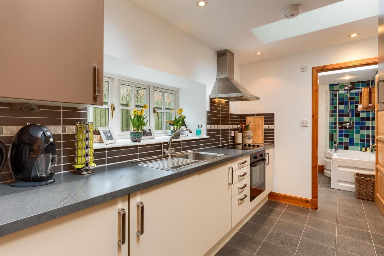 Dundas Flat, 1 Bedroom, *